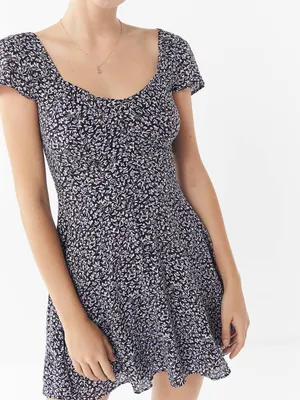 Urban Outfitters UO Finnigan Floral Mini Dress thumbnail 4