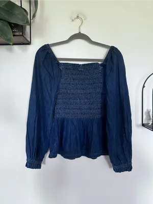NWT Gap Denim Blue Cotton Blend Long Sleeve Smocked Top Blouse Size XS thumbnail 2
