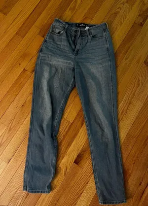 Hollister Jeans Mom thumbnail 1