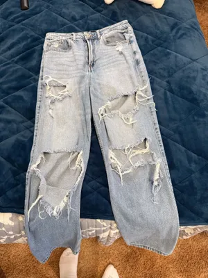 Hollister Mom Jeans Ultra High-Rise thumbnail 1