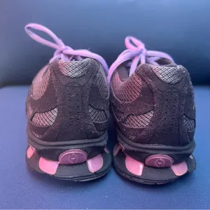 New Balance size 8 1/2 thumbnail 2