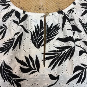 NWT Loft Botanical Eyelet Blouse White Black Cap Sleeve‎ Cotton Medium Petite thumbnail 2
