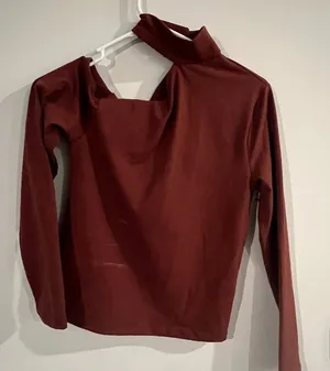 NWT Abercrombie & Fitch Long-Sleeve Seamless Fabric Asymmetrical Cutout‎ Top S thumbnail 1