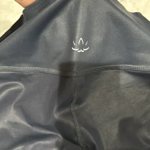 Beyond Yoga Leatherette High Waisted Midi‎ Legging thumbnail 4