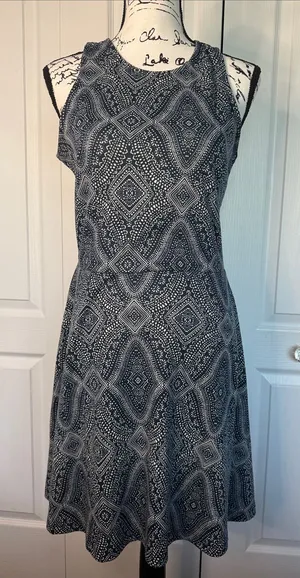 H&M Black and White Geometric A-Line Midi Dress thumbnail 1