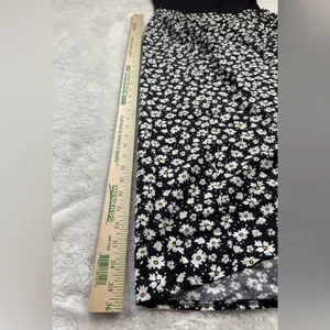 YOZI Black Daisy Print Silk Like Midi Skirt and Top – Size 12 – Floral thumbnail 2