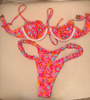 Kulani Kinis Set thumbnail 2