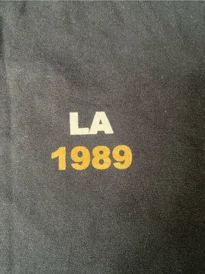 LA 1989 Men's Short Sleeve Graphic Tee in Black thumbnail 3