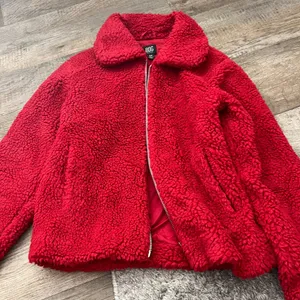 BDG small red fuzzy jacket‎ thumbnail 3