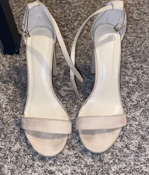 Wild Diva Nude suede heels thumbnail 5