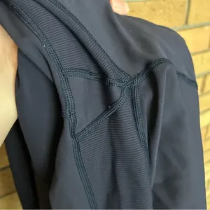 Lululemon On Your Mark Crop 23" Midnight Navy Ruched Athletic Leggings Size 6 thumbnail 8