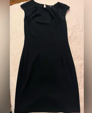 H&M black size 6 pencil dress (dry cleaning needed) thumbnail 1