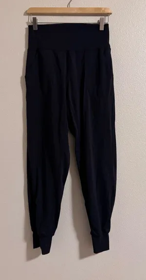 High-Waist Black Jogger Pants with Tapered Ankles thumbnail 1