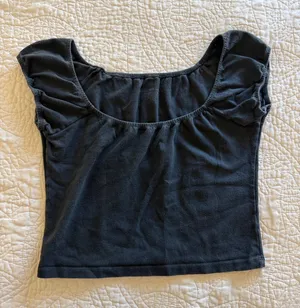 Brandy Melville Black Scoop Neck Short Sleeve Crop Top thumbnail 1