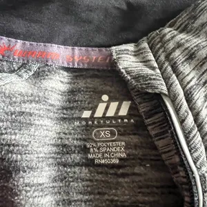 MoreUltra Gray Quarter thumbnail 3