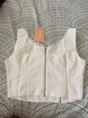 Crop top tank thumbnail 2
