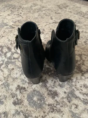 JustFab Black Bootie Heels thumbnail 3
