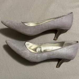 Anne Klein iFlex Akionna Pewter Metallic Pointed Toe Kitten Heel Pumps 8.5M thumbnail 3