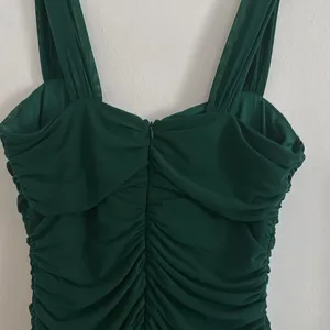 Selfie Leslie Nadia Ruched Fishtail Maxi Dress Green NWT thumbnail 4