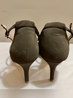 JC Pointed Toe Ankle Strap Heels – Women’s Size 10 Olive thumbnail 3