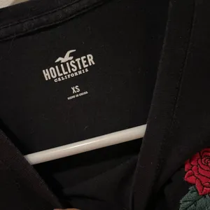 Hollister Crop top VSCO style Floral T-shirt Rose California checkered XS Y2K thumbnail 3
