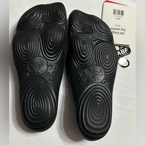 Crocs Women’s Black Moulded Flip Flops‎ Size w4 Comfort thumbnail 8