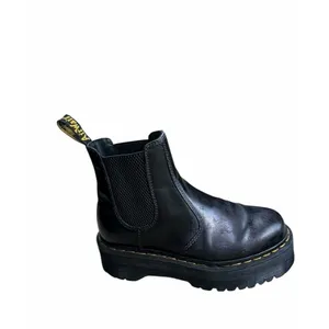Dr Martens Black Vegan Leather 2976 Quad Chelsea Platform Jadon Chunky Boot thumbnail 2