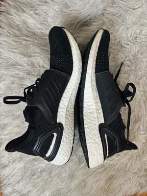Adidas Ultraboost Black/White Women’s Knit Running Sneakers Size US 8.5 UK7 thumbnail 3