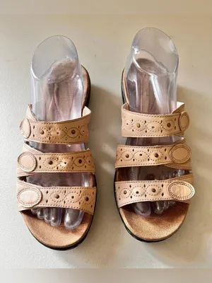 Clarks Leisa Cacti Open Toe Sandals Slip On Size 8. thumbnail 2