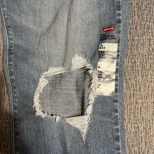 Levi’s 724 High Rise Straight Cropped Jeans thumbnail 2