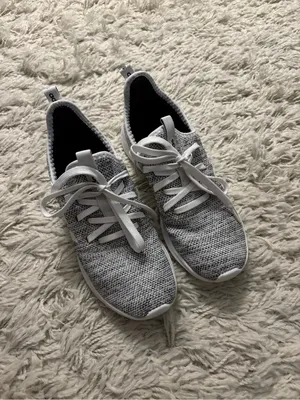 adidas Cloudfoam Sneakers Women’s Size 6.5 Grey and White Knit Lace-Up Sneakers thumbnail 4
