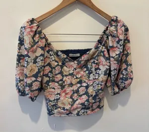 Abercrombie Fitch Floral Puff Sleeve‎ Smocked Crop Top XS thumbnail 1