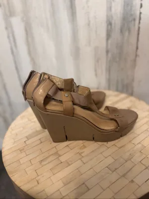Calvin Klein Nude Tan Patent Elastic T-Strap High Platform Wedge Sandals Womens thumbnail 5