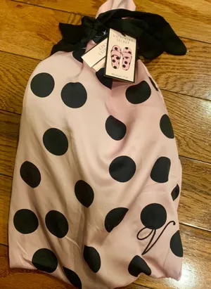 Victoria's Secret Signature Satin Slippers Pink/Black Polka Dot /Faux Fur M7/8 thumbnail 2