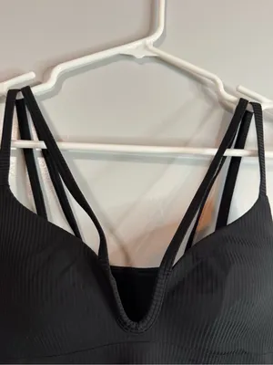 Lululemon Athletica Black Ribbed Strappy Sports Bra Size 2 thumbnail 3