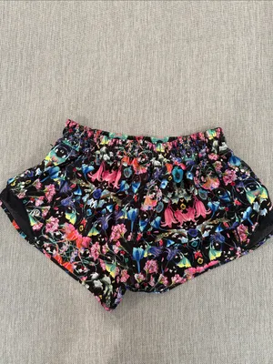 Lululemon athletic shorts hotty hot style in flowerscape pattern size 6 thumbnail 3