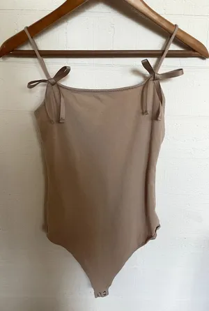 AMERICAN EAGLE Bow Strap Bodysuit Beige Size Small S Spaghetti Cami Tank Top thumbnail 1
