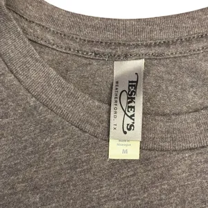 NWOT Teskey’s “Best In The West” Tee Brown Size M thumbnail 3