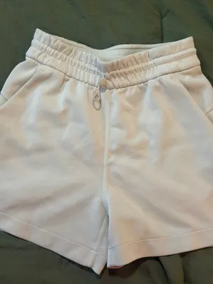 Lululemon Shorts thumbnail 1