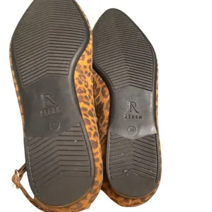 Reden Leopard Print Calf Hair Pointed Toe Ankle Strap Ballet Flats Women’s EU 39 thumbnail 10