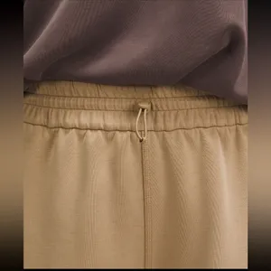 Lululemon NWT Softstreme High-Rise Short 4" Filbert Tan thumbnail 5