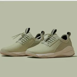 Clove Classic Sage Green Water Resistant Nursing Sneakers Unisex W10/M8.5 thumbnail 3