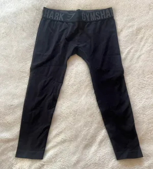 Gymshark Black Cropped Leggings thumbnail 3