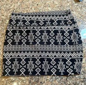 Billabong Black and Beige Patterned Mini Skirt thumbnail 1