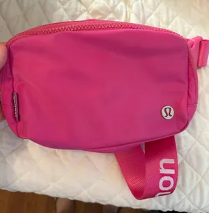 Lululemon Everywhere Belt Bag thumbnail 1