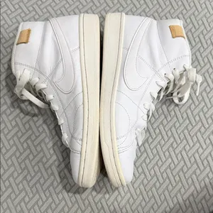 Nike Court Royale 2 Mid Top Triple White Sneakers size 9.5 thumbnail 4
