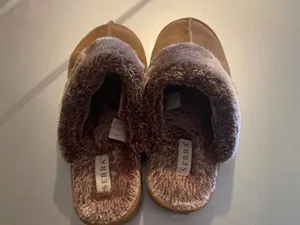 Serra Faux Fur and Faux Suede Slippers thumbnail 2