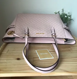 Michael Kors Purse thumbnail 6