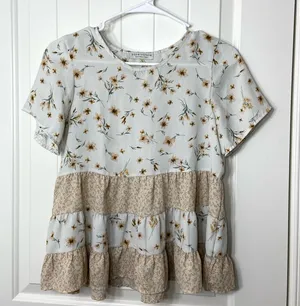 NWOT Paper‎ Crane women’s tan cream floral tiered ruffle blouse XS thumbnail 1