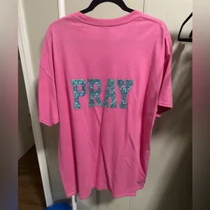 Pink and Blue Cross Pray Shortsleeve T Shirt size XL thumbnail 4